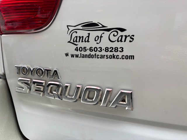 2003 Toyota Sequoia Image 30