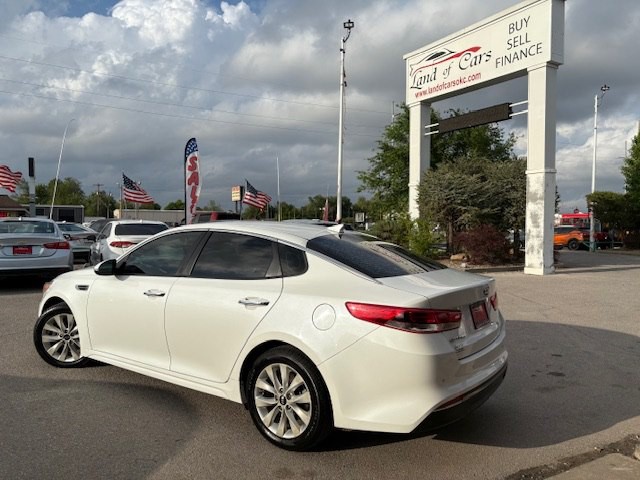 2018 Kia Optima Image 2