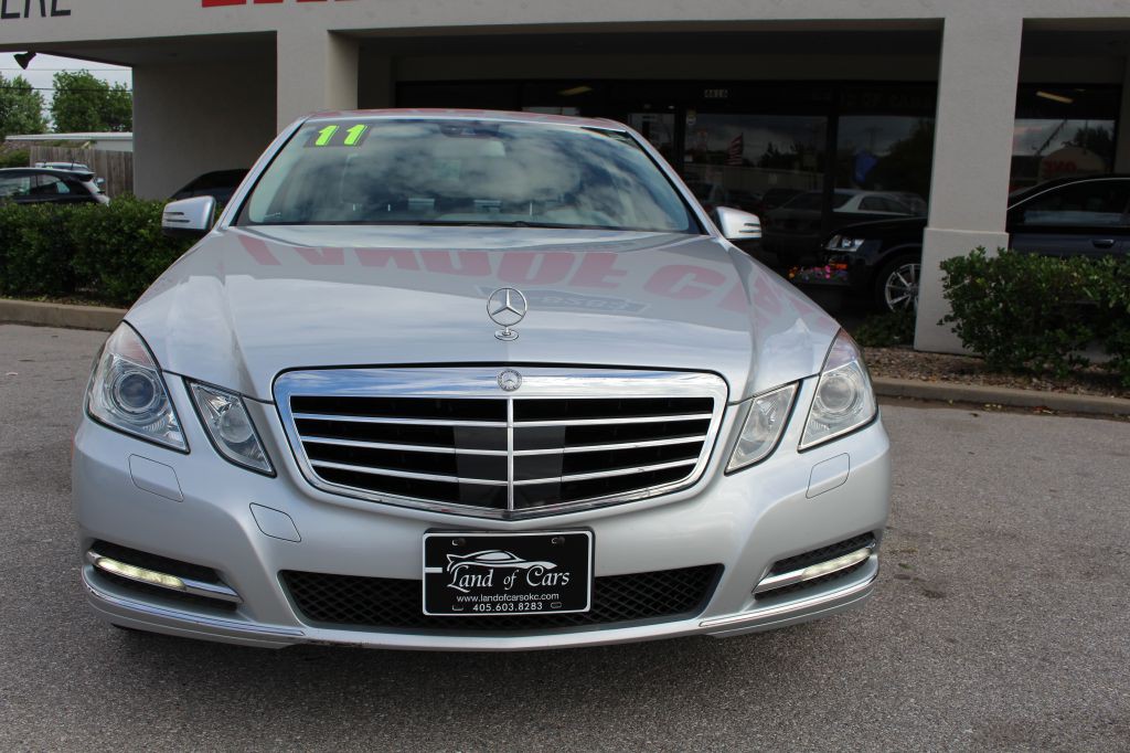 2011 Mercedes-Benz E-Class Image 3