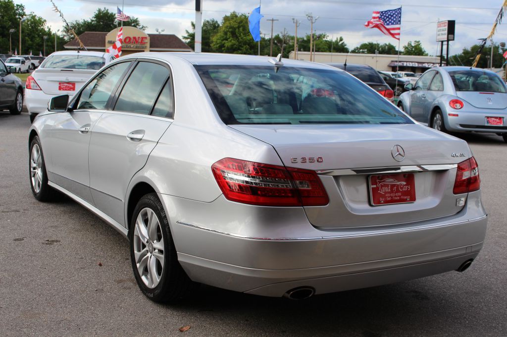 2011 Mercedes-Benz E-Class Image 9