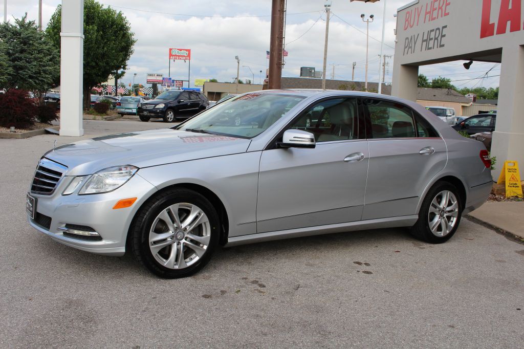 2011 Mercedes-Benz E-Class Image 12
