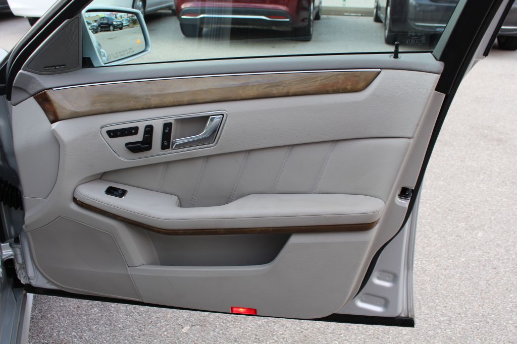 2011 Mercedes-Benz E-Class Image 14