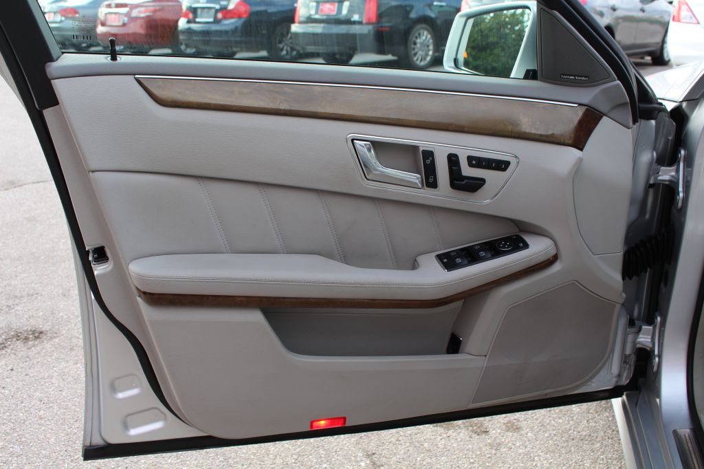 2011 Mercedes-Benz E-Class Image 15