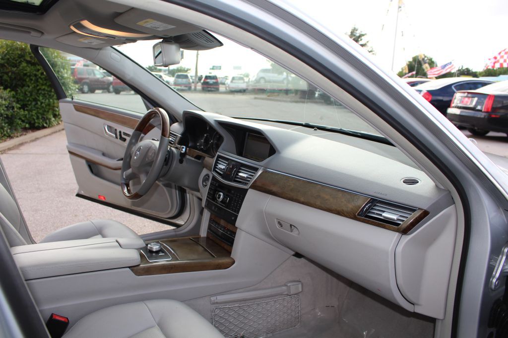 2011 Mercedes-Benz E-Class Image 22