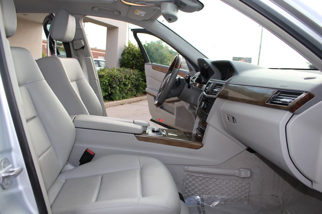 2011 Mercedes-Benz E-Class Image 24