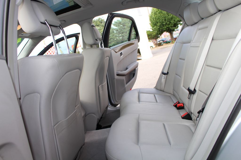 2011 Mercedes-Benz E-Class Image 30