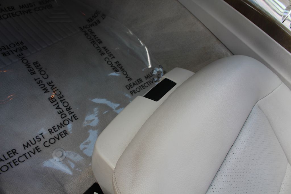 2011 Mercedes-Benz E-Class Image 36