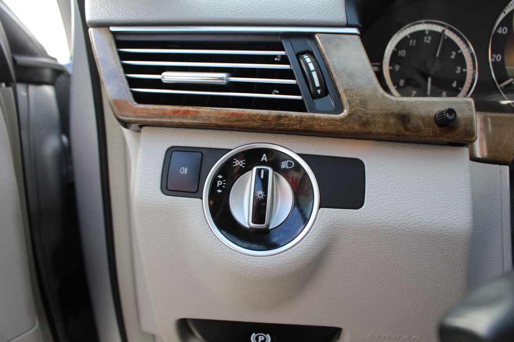 2011 Mercedes-Benz E-Class Image 37
