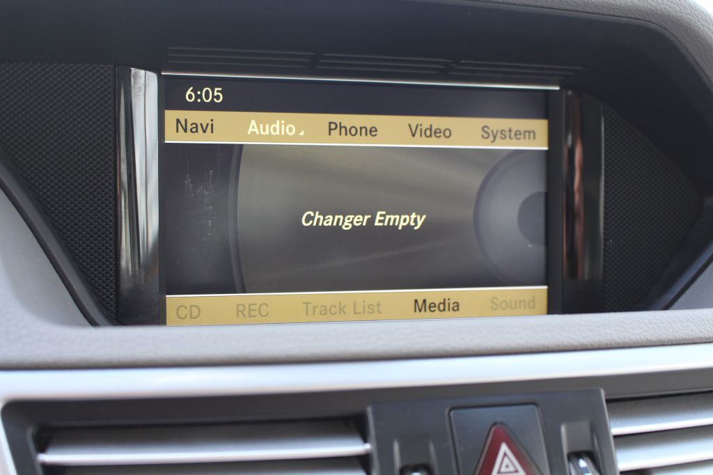 2011 Mercedes-Benz E-Class Image 42