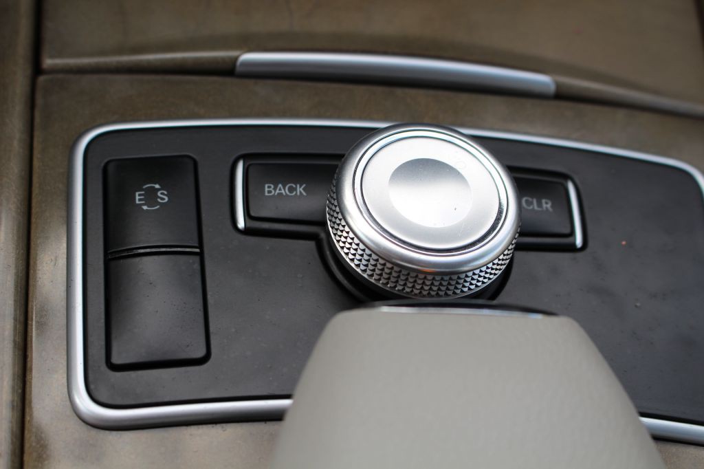 2011 Mercedes-Benz E-Class Image 50