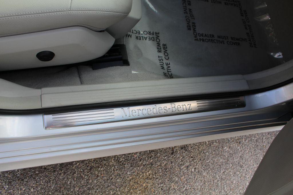 2011 Mercedes-Benz E-Class Image 55
