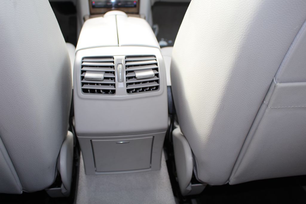 2011 Mercedes-Benz E-Class Image 59