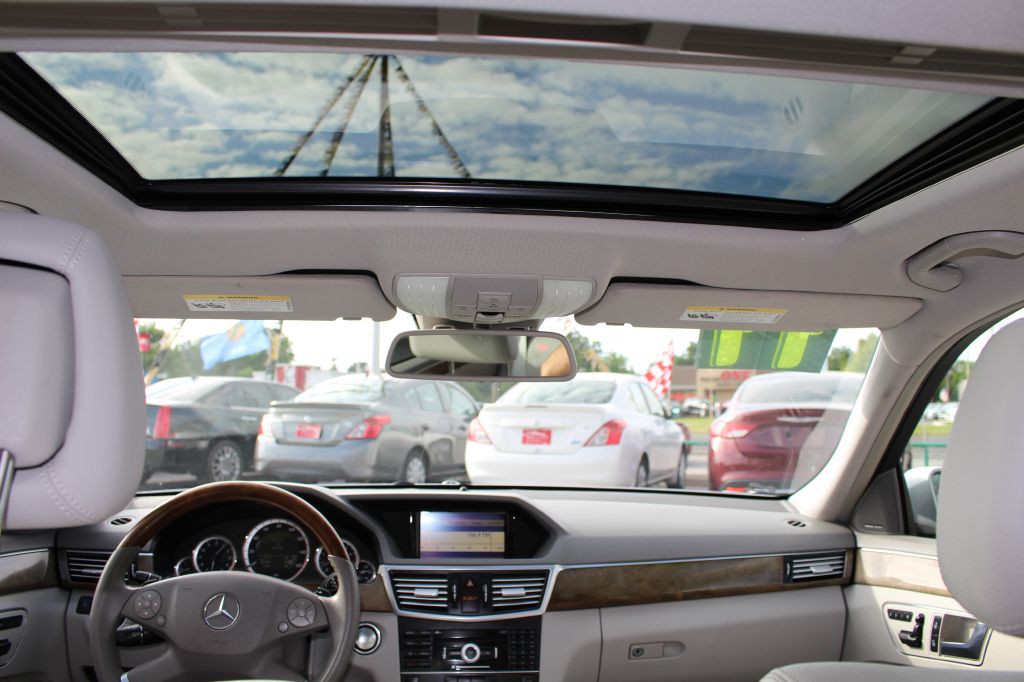 2011 Mercedes-Benz E-Class Image 61