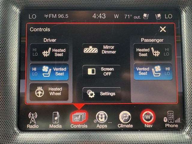 2015 Dodge Challenger Image 17