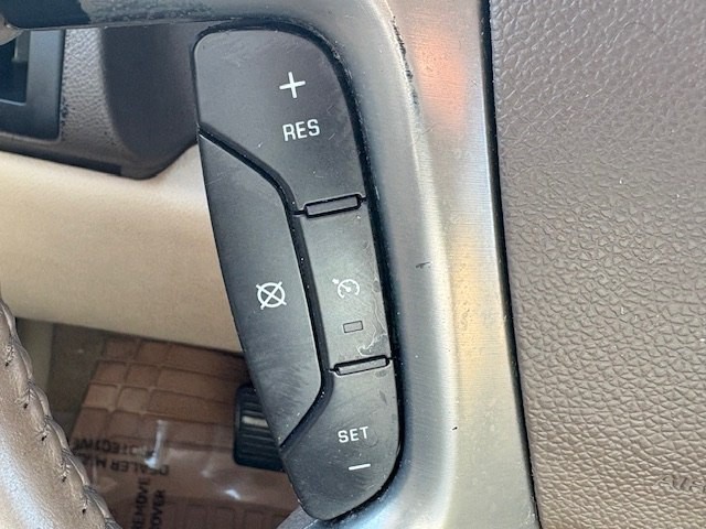 2010 GMC Yukon Image 17