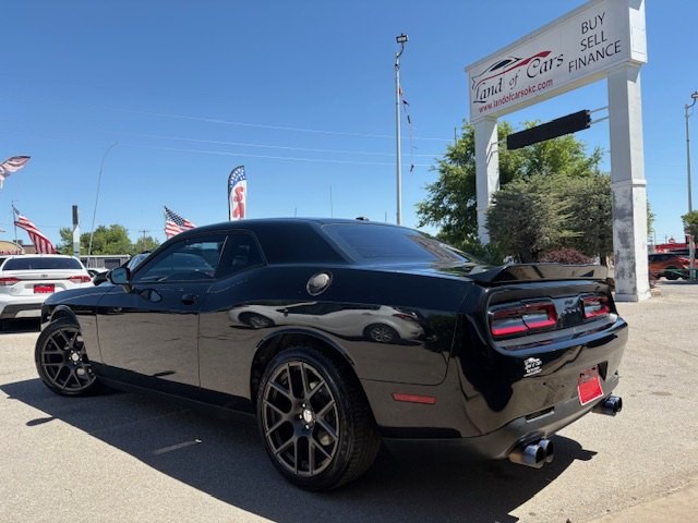 2016 Dodge Challenger Image 2