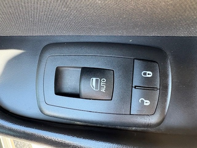 2016 Dodge Challenger Image 7