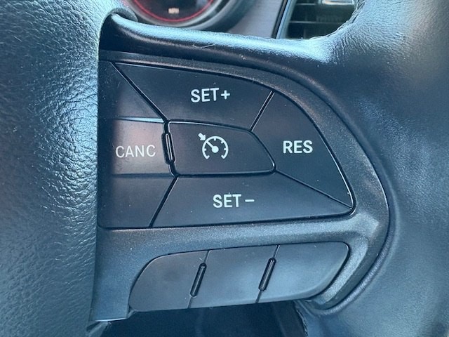 2016 Dodge Challenger Image 18