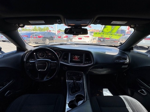 2016 Dodge Challenger Image 25