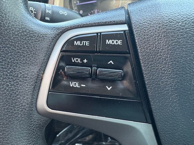 2017 Hyundai Elantra Image 19