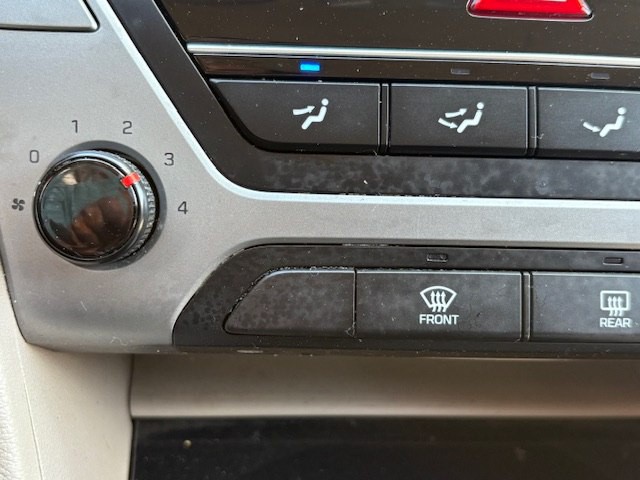 2017 Hyundai Elantra Image 24