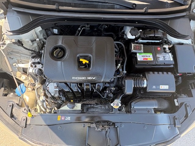 2017 Hyundai Elantra Image 31