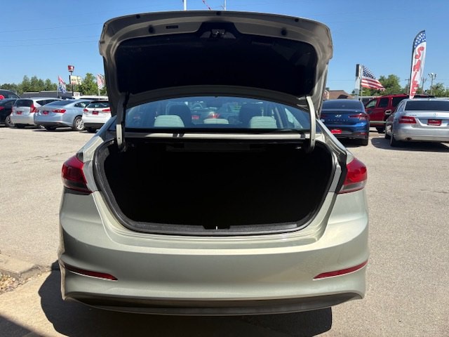 2017 Hyundai Elantra Image 33