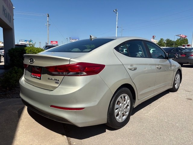 2017 Hyundai Elantra Image 37