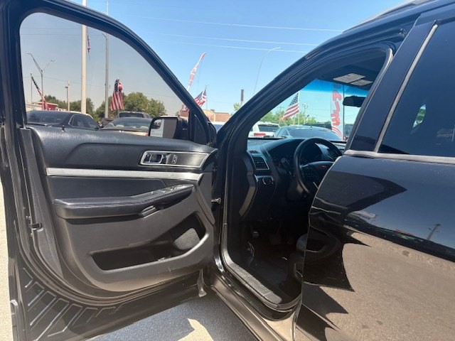 2017 Ford Explorer Image 17