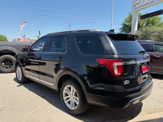 2017 Ford Explorer Image 38