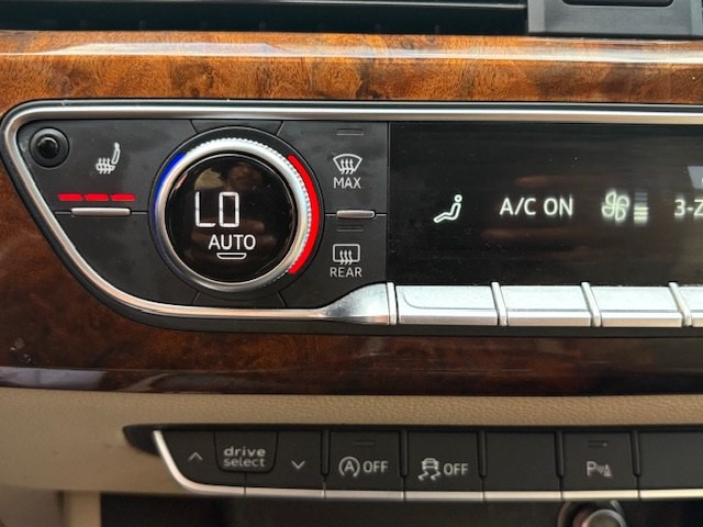 2017 Audi A4 Image 27