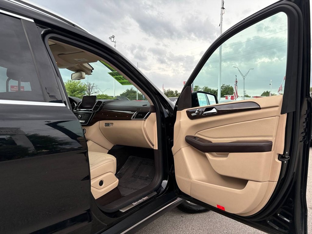 2017 Mercedes-Benz GLS-Class Image 4