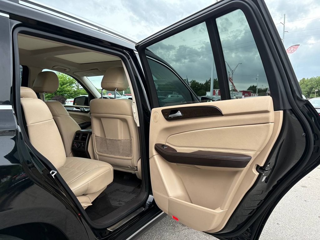 2017 Mercedes-Benz GLS-Class Image 9