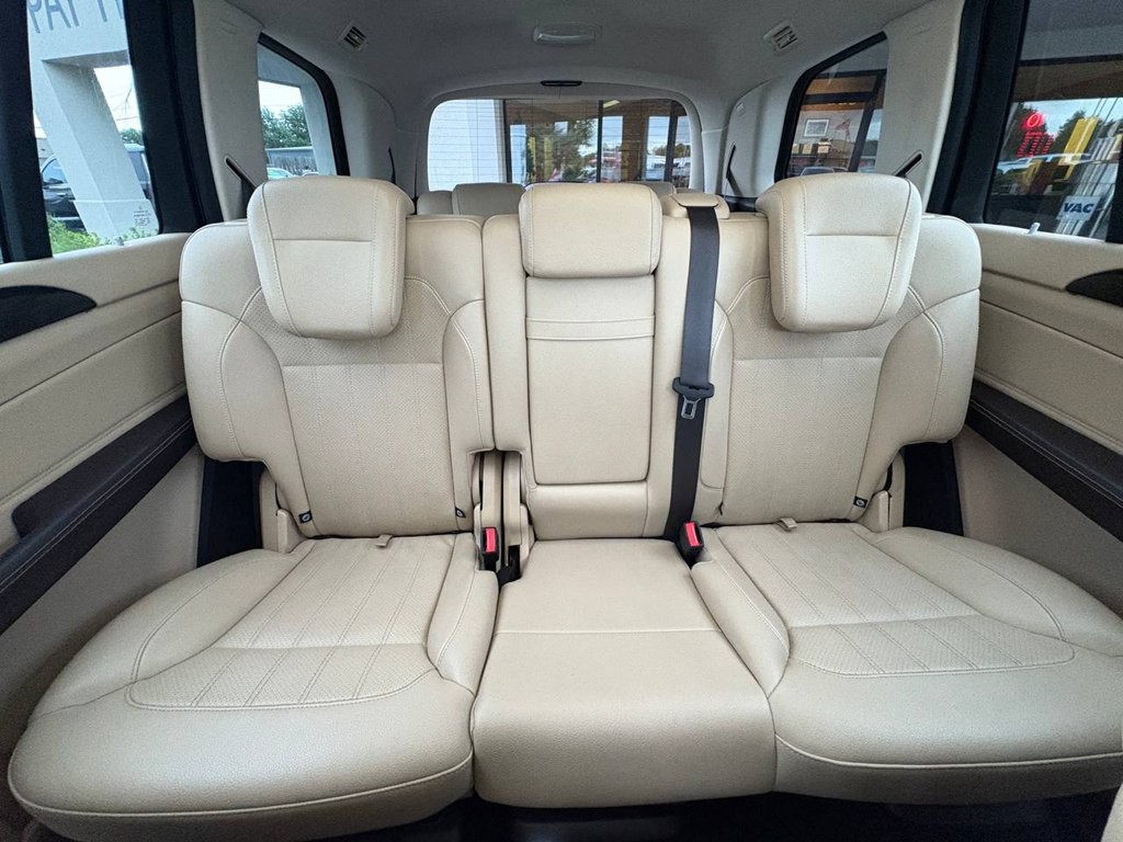 2017 Mercedes-Benz GLS-Class Image 31