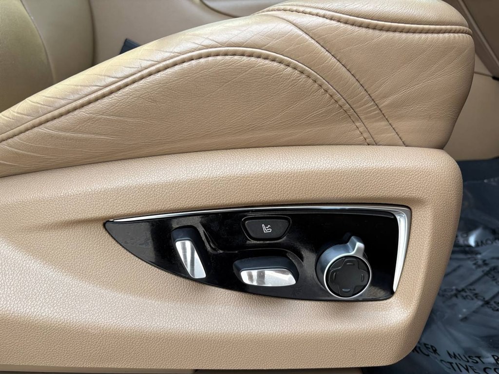 2018 Cadillac Escalade Image 9
