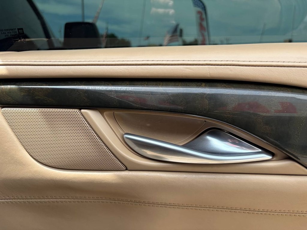 2018 Cadillac Escalade Image 12