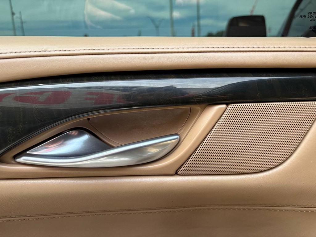 2018 Cadillac Escalade Image 15
