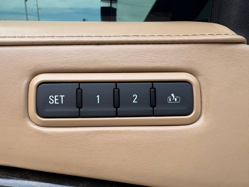 2018 Cadillac Escalade Image 19