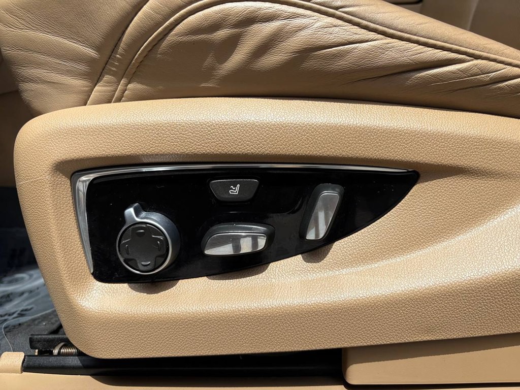 2018 Cadillac Escalade Image 21