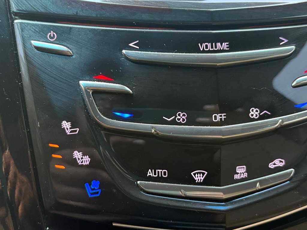 2018 Cadillac Escalade Image 30