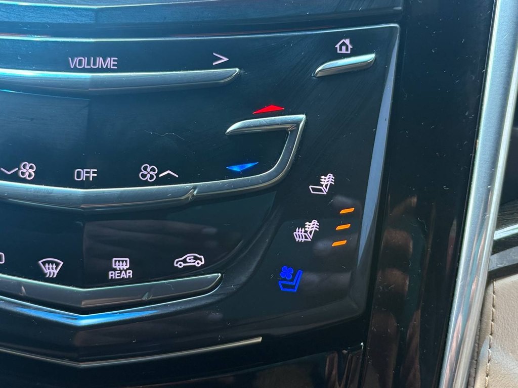 2018 Cadillac Escalade Image 31