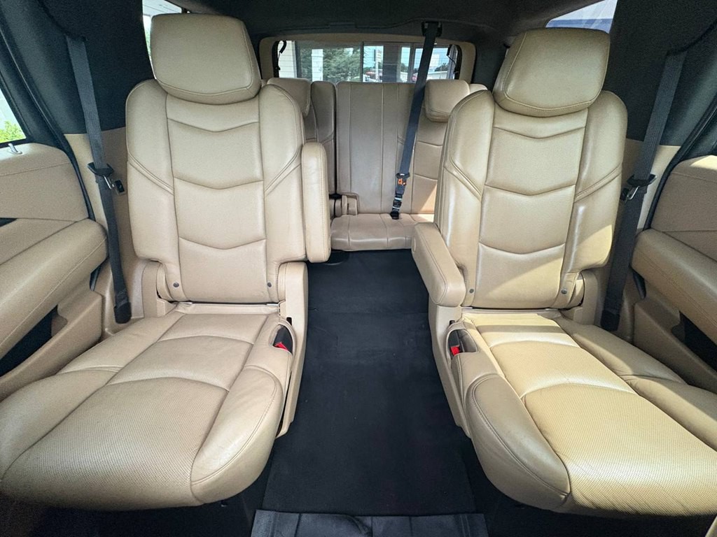 2018 Cadillac Escalade Image 34
