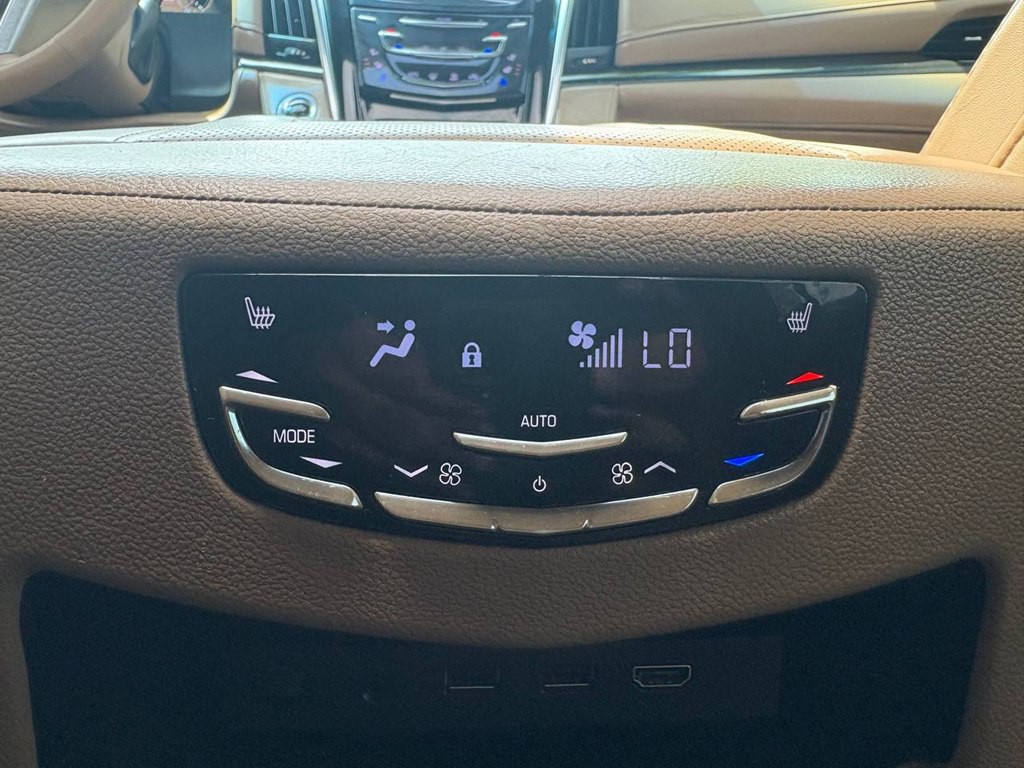 2018 Cadillac Escalade Image 36