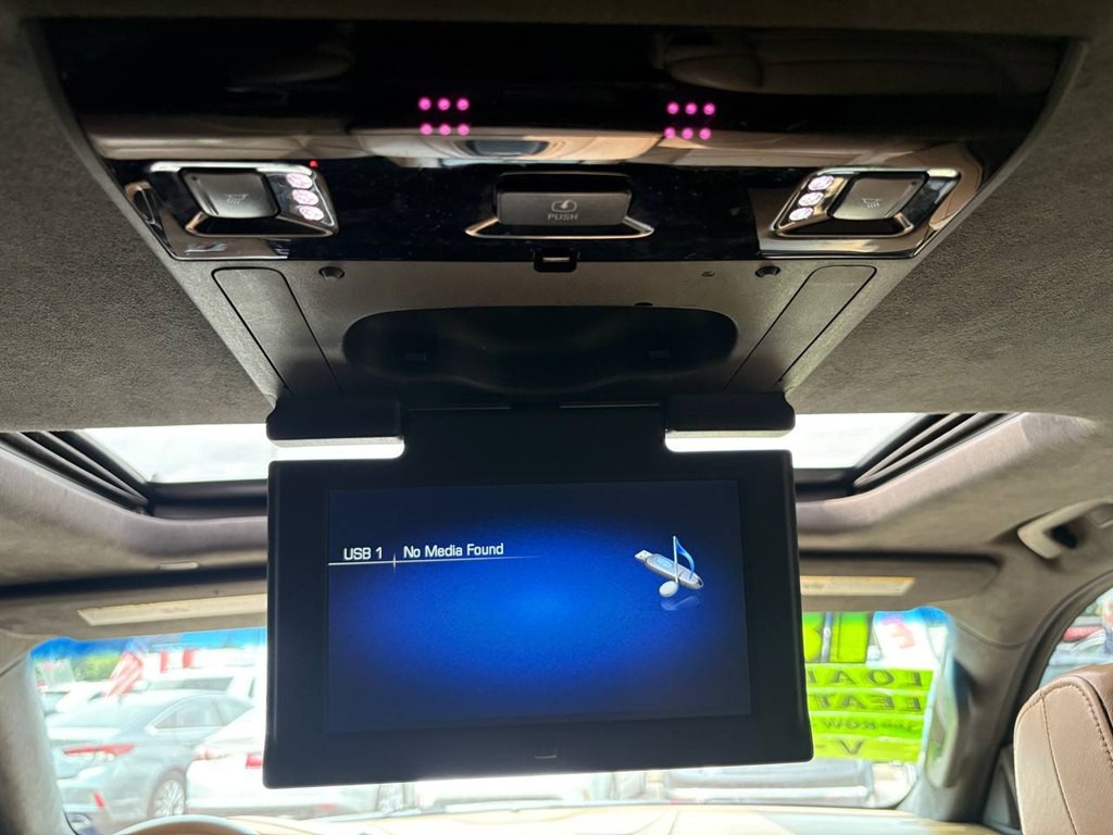 2018 Cadillac Escalade Image 38