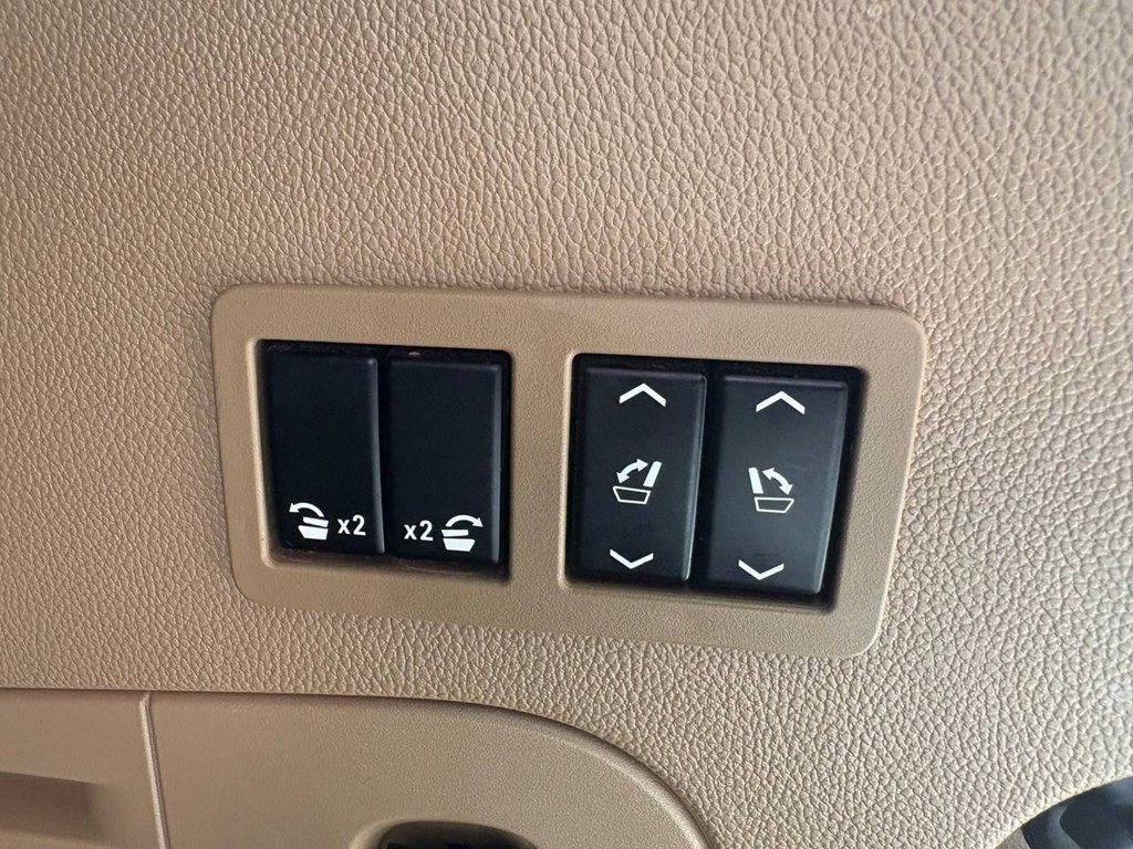 2018 Cadillac Escalade Image 40