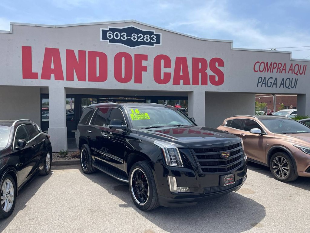 2016 Cadillac Escalade Image 2