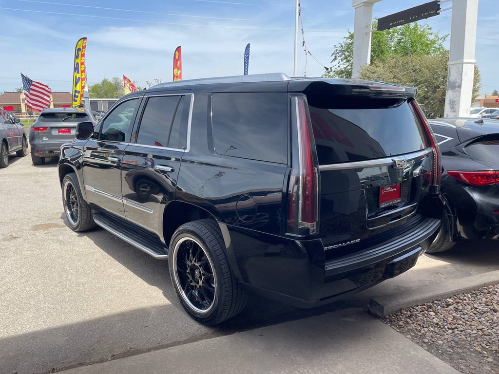 2016 Cadillac Escalade Image 4