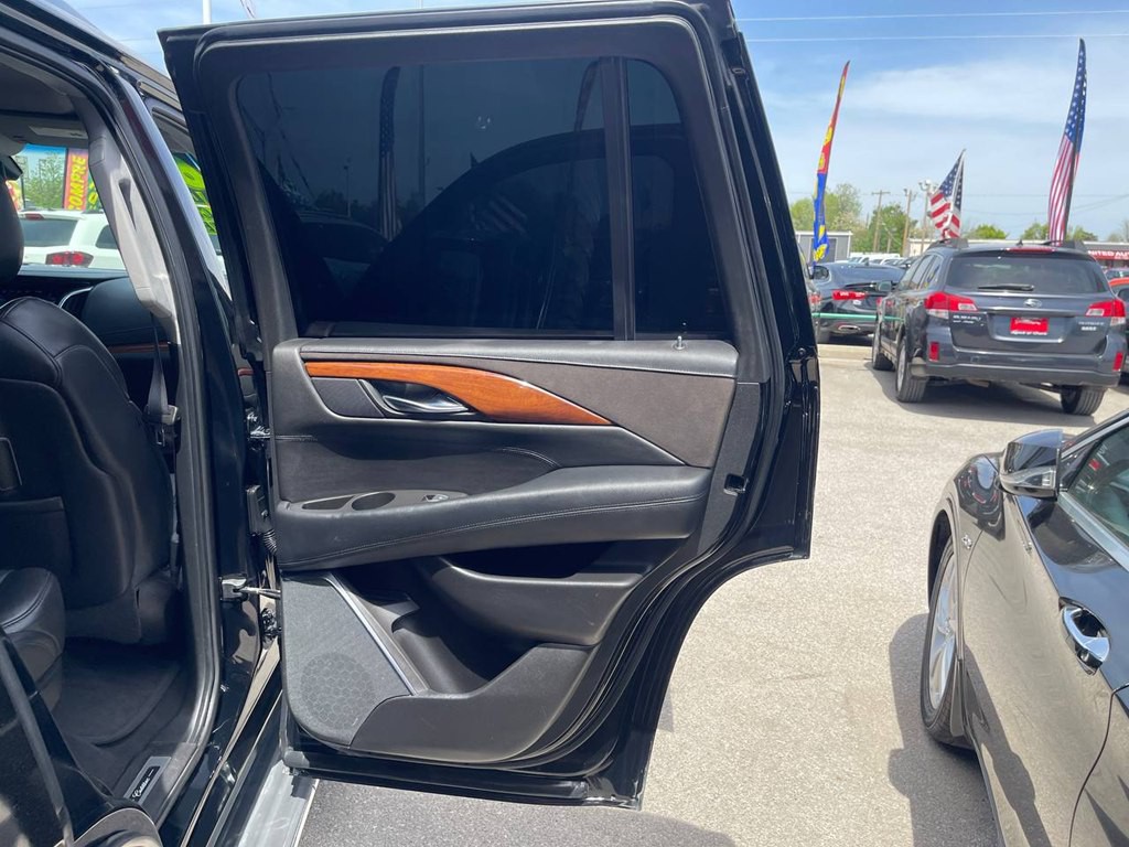 2016 Cadillac Escalade Image 7