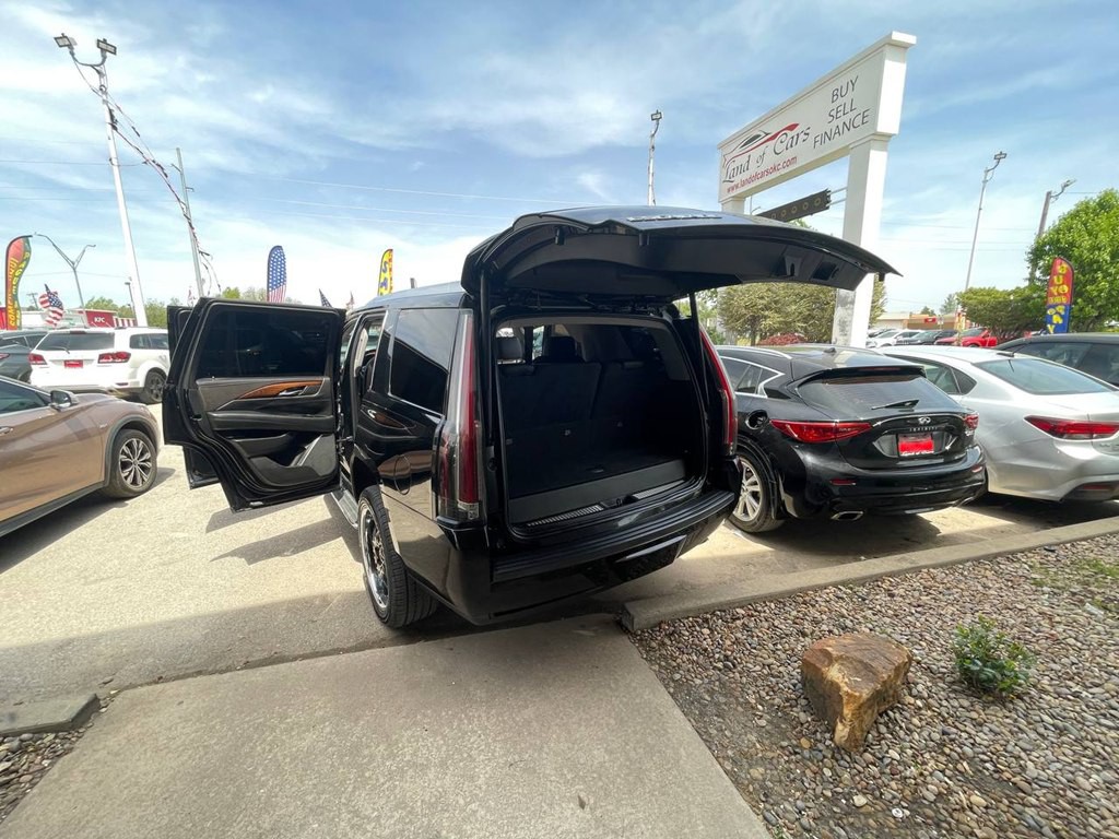 2016 Cadillac Escalade Image 10