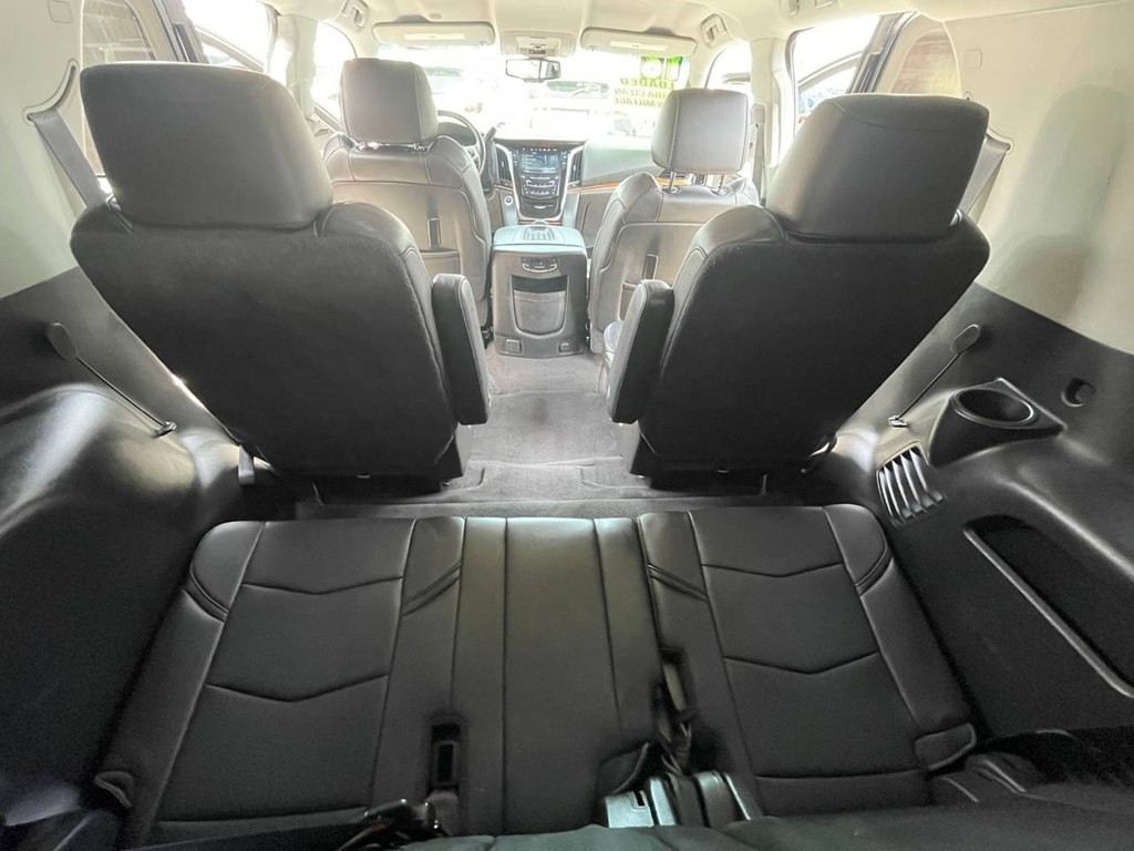 2016 Cadillac Escalade Image 15